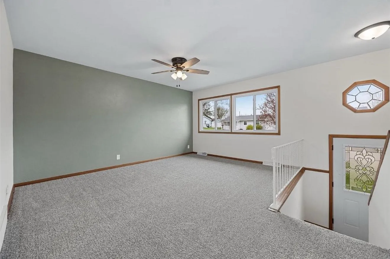 228 Lenora Dr NW — Photo 3