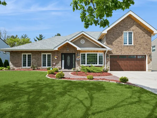 1024 Parker Dr, Schaumburg, IL 60194