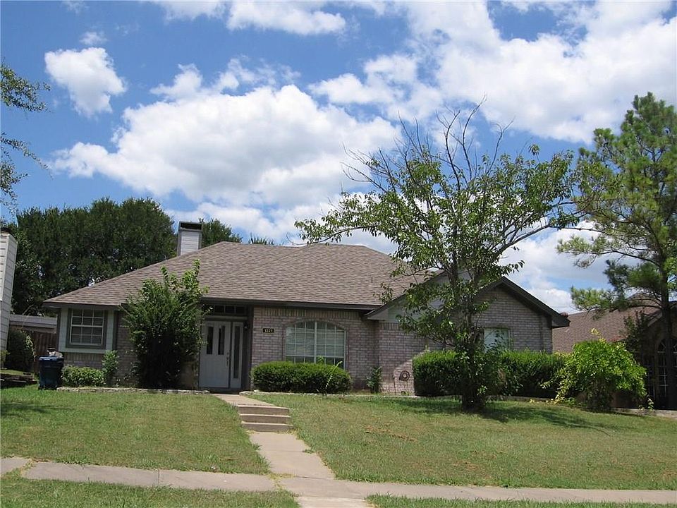 2nd image of 1321 Riverview Ln