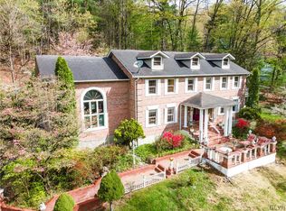 306 Evergreen Dr, Stroudsburg, PA