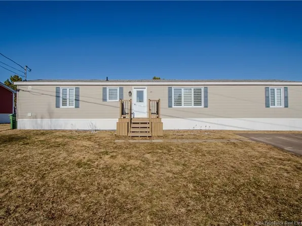 39 Jocelyn Ln, Dieppe, NB E1A 7V7