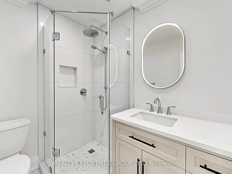 8 Limelight St — Photo 32