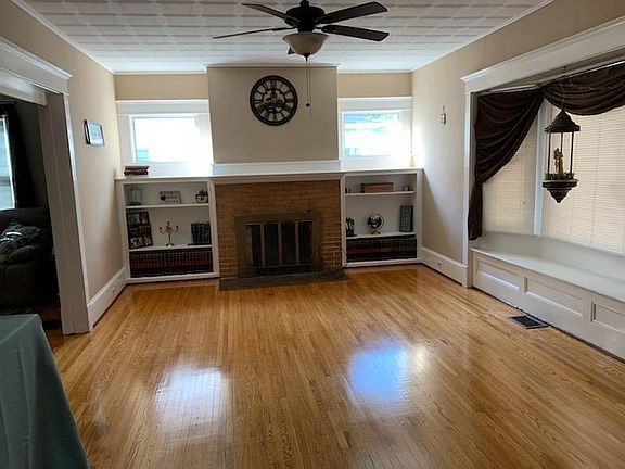 3rd image of 40 Cottage St