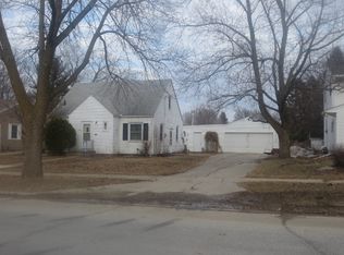 1225 S Carolina Ave, Mason City, IA 50401