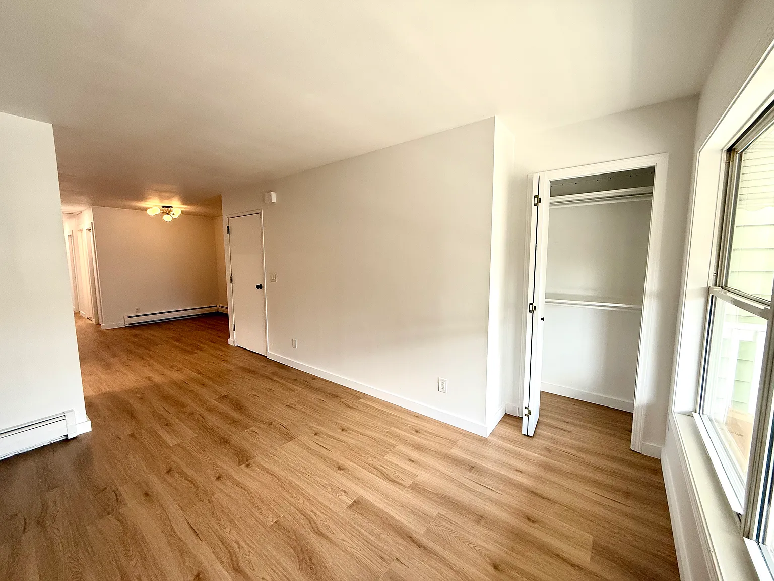 3 bed, 1100 sqft, $3,000 — Photo 3