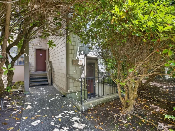 13730 15th Avenue NE #A102, Seattle, WA 98125