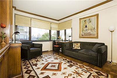 3rd image of 160 E 65th St APT 4D