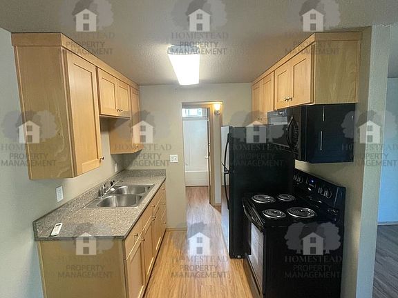 4th image of 475 Jackson St W APT 1
