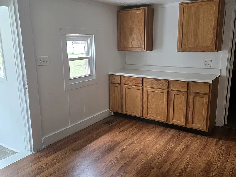227 N Gladstone Ave — Photo 7