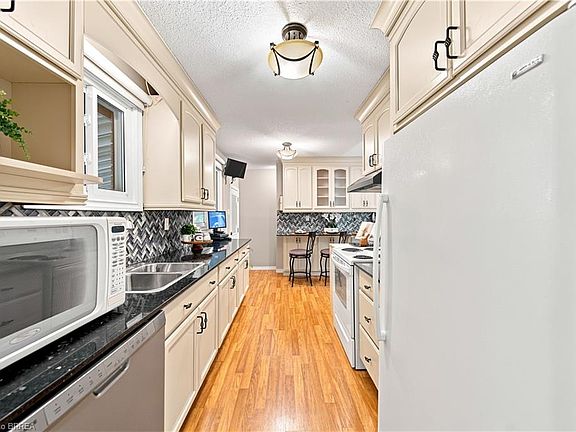 4th image of 58 Amelia St