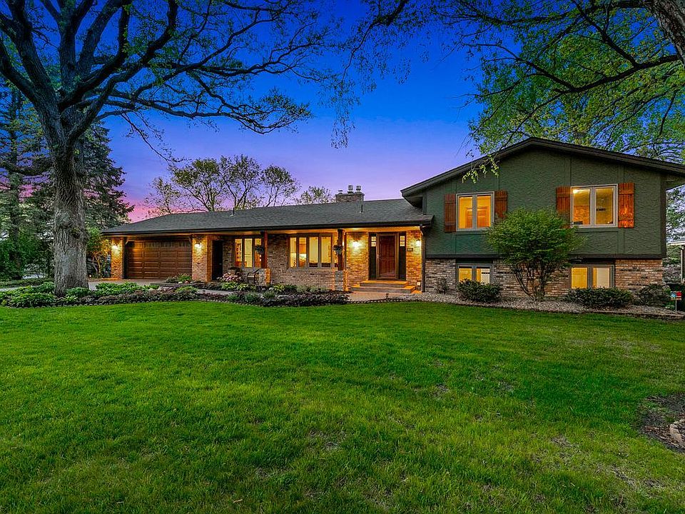 1st image of 9885 Oak Shore Dr