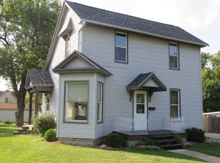803 1st Ave NW, Mount Vernon, IA 52314