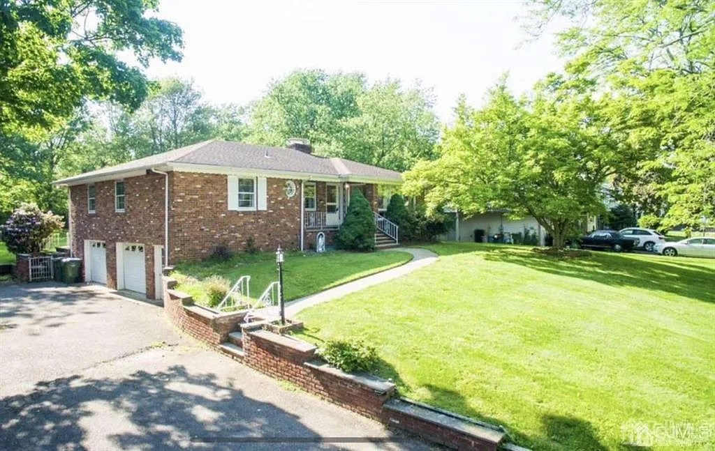 5 Phillip Dr photo 1