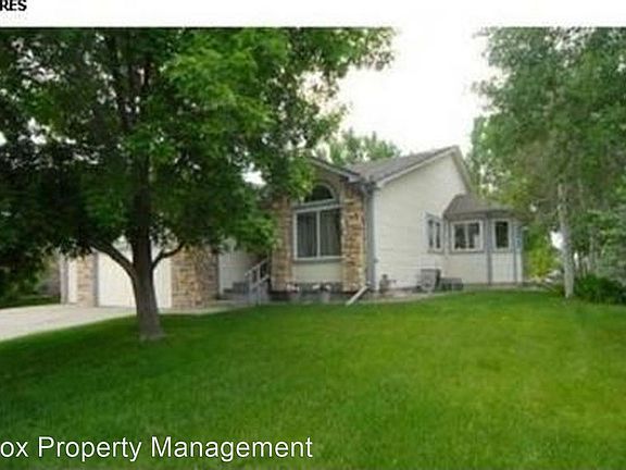 2nd image of 850 W Mahogany Cir