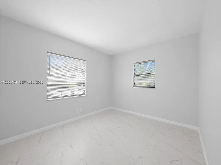 2300 NE 6th Ave #201 — Photo 8