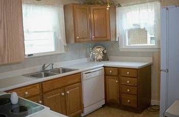 4th image of 1034 Brown Ave