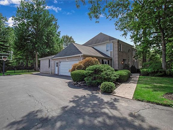 4th image of 51 Birchwood Dr
