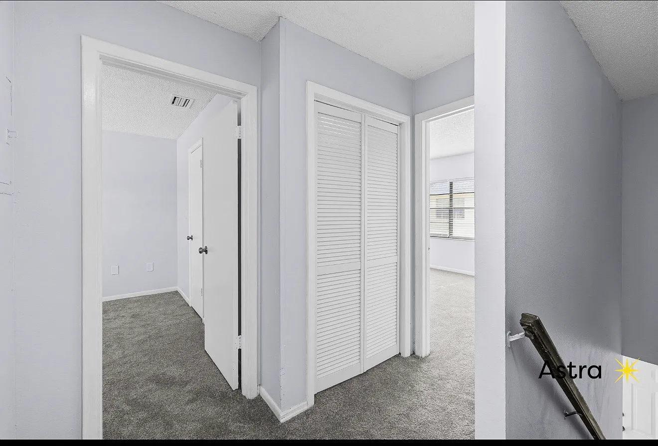 2 bed, 1.5 bath, 1010 sqft, $1,995 — Photo 4