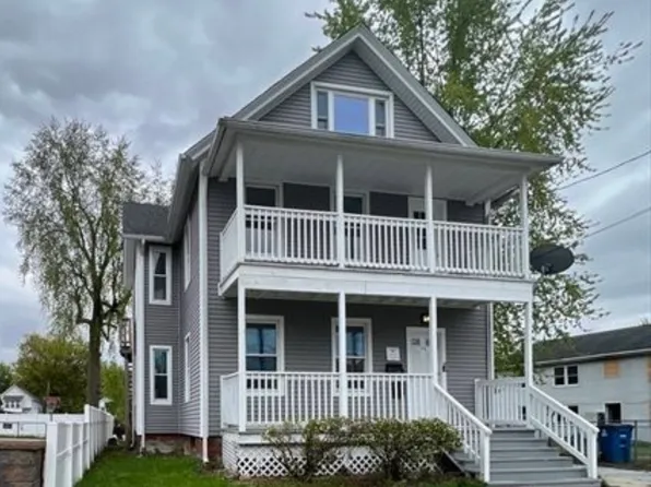 15 E School St #2, West Springfield, MA 01089