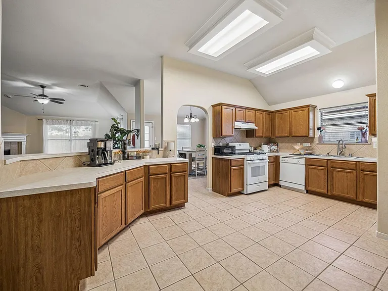 24027 Floragate Dr — Photo 8