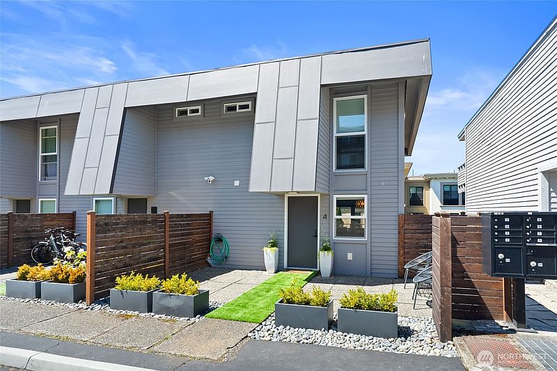 3rd image of 10112 NE 68th Street #4