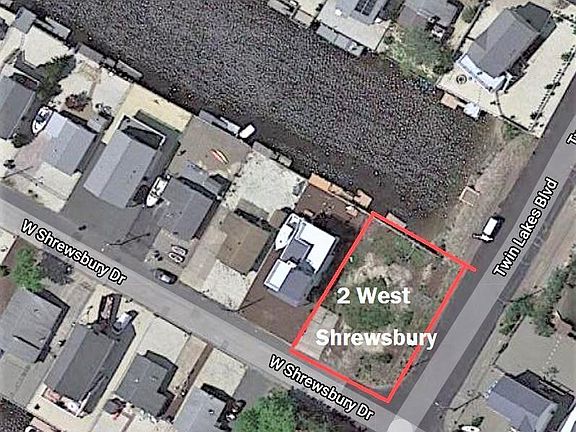 4th image of 2 W Shrewsbury Dr