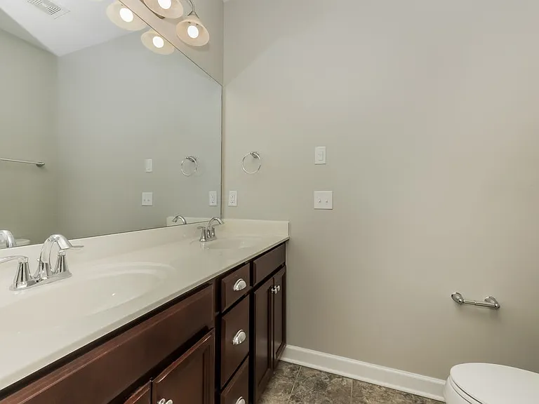 2237 Dale View Dr — Photo 12