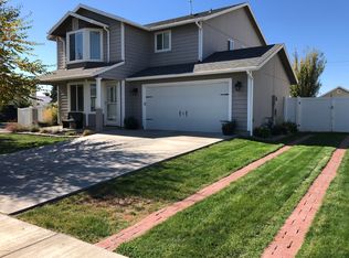 602 Mount Adams St, Moxee, WA 98936