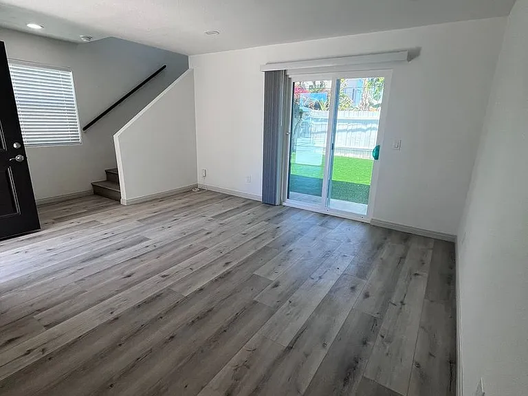202-204 Calla Ave — Photo 11
