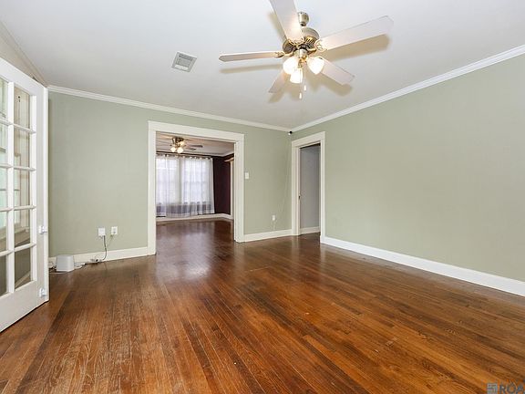 4th image of 1829 Olive St