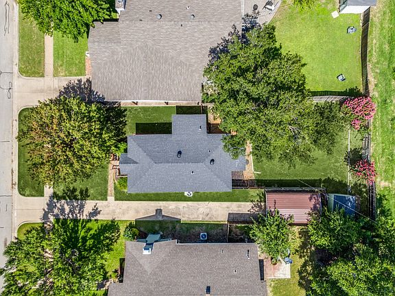 4th image of 4812 Calmont Ave