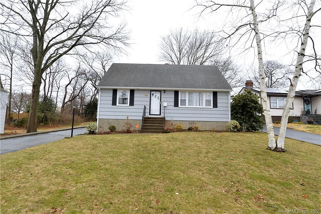 615 Light St, Stratford, CT 06614 Zillow