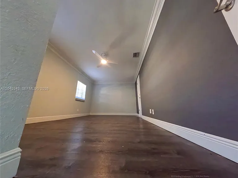 2218 N Harding St — Photo 26