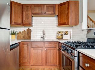 140 Surrey Dr, Glen Ellyn, IL 60137