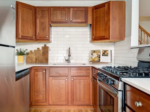 194 Surrey Dr, Glen Ellyn, IL 60137