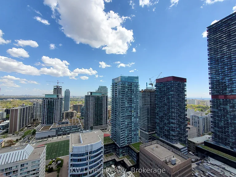 33 Helendale Ave #2504 — Photo 10