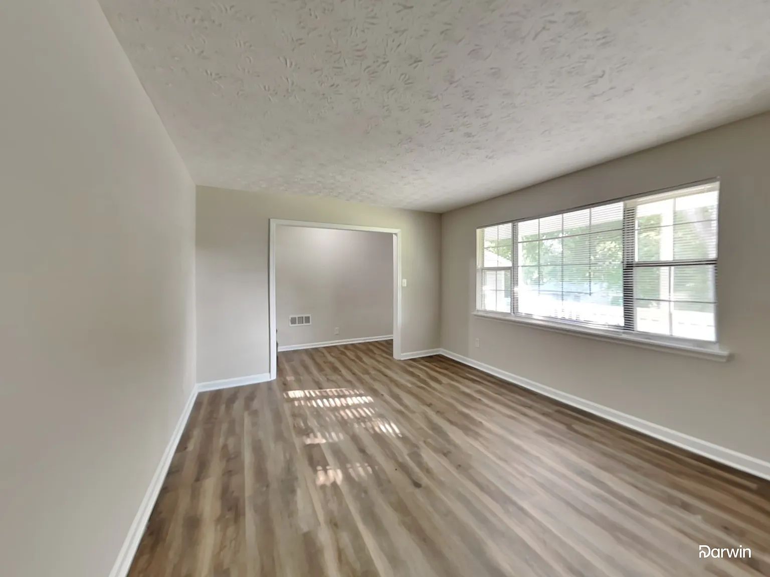 3 bed, 2.0 bath, 1439 sqft, $1,800 — Photo 4