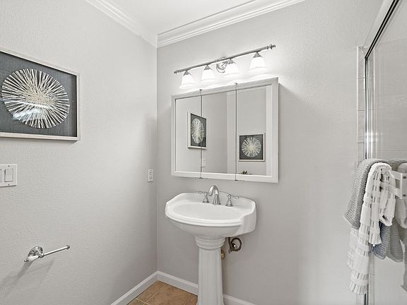 4th image of 2859 S Bascom Ave APT 305