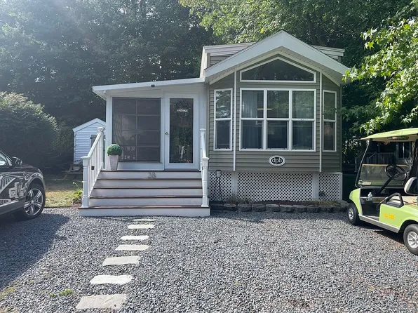 185 Cotuit Rd, Sandwich, MA 02563
