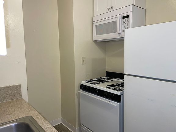 4th image of 5840-5860 Albemarle St #5860-07