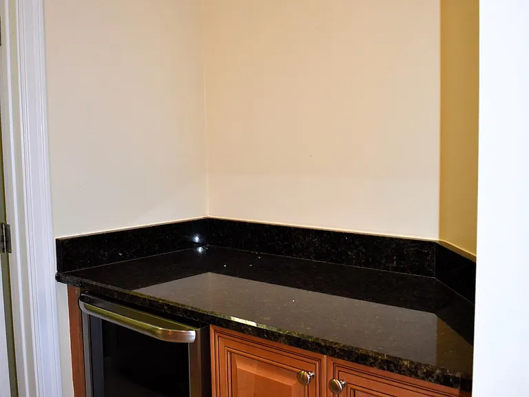 895 SW Grand Reserves Blvd — Photo 32