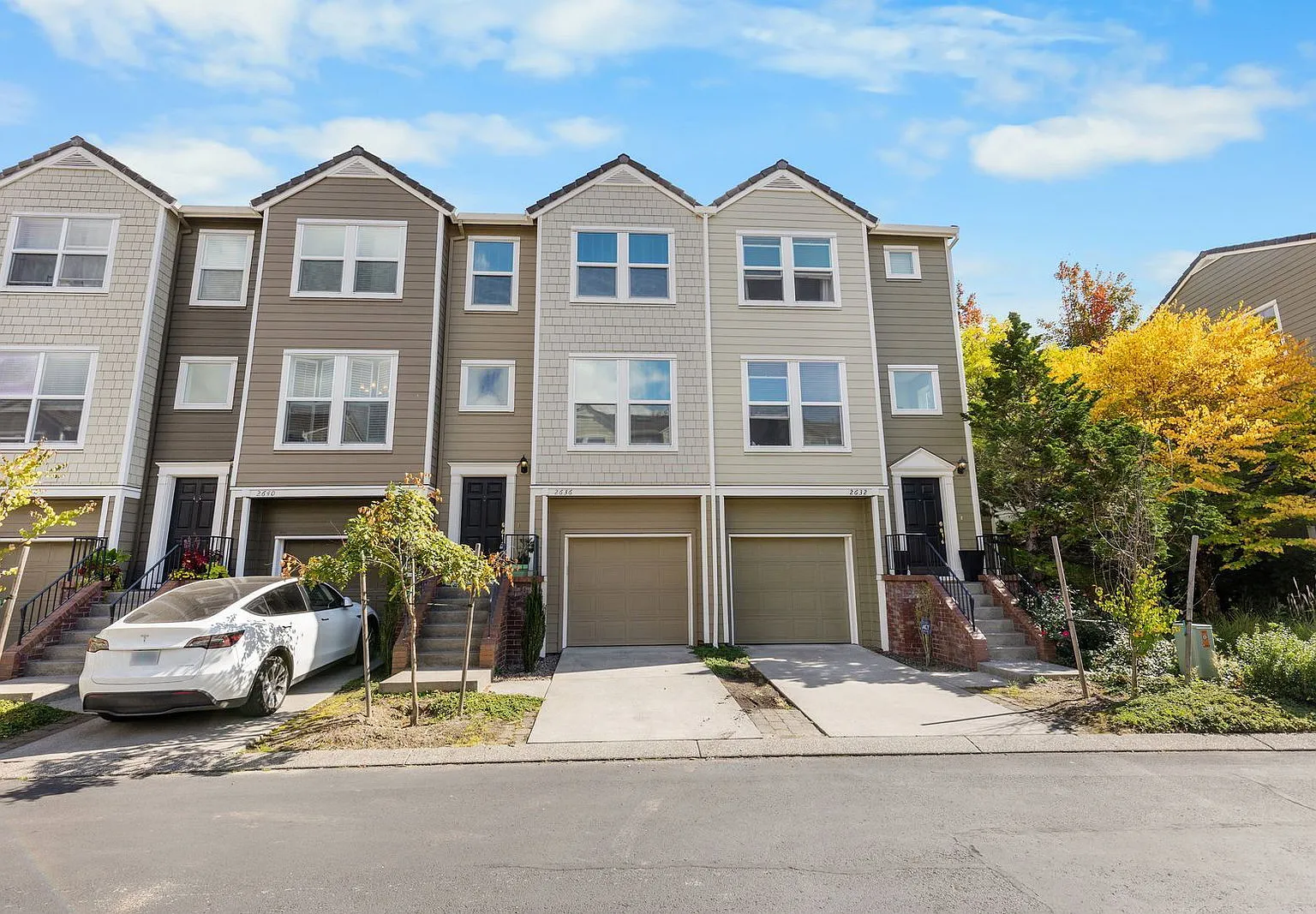2 bed, 2.0 bath, 1418 sqft, $2,695 — Photo 1