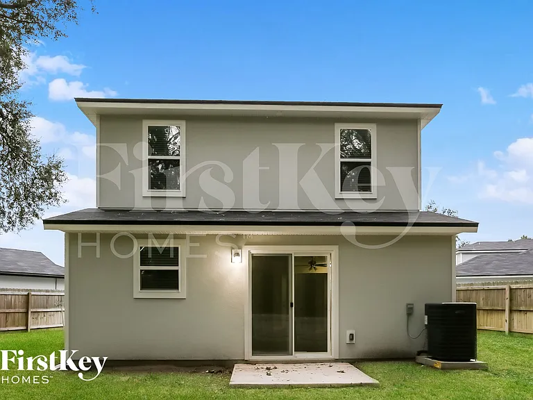 8303 Thor St — Photo 15