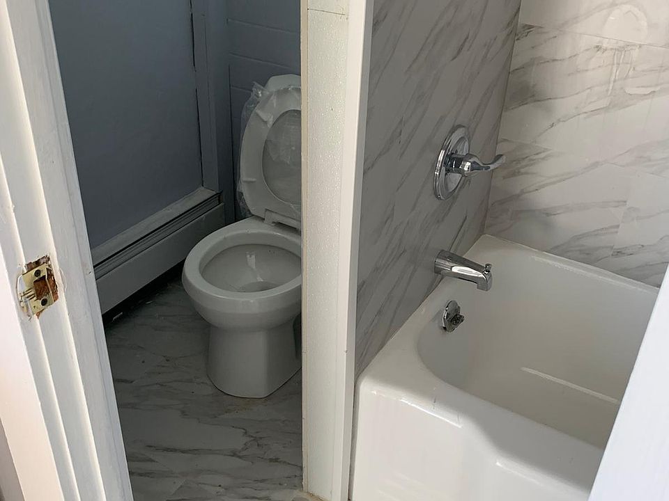2nd image of 22 E Dover St #2E