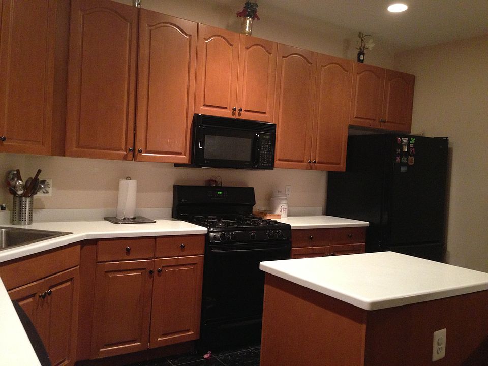 1st image of 412 Turlington Ct