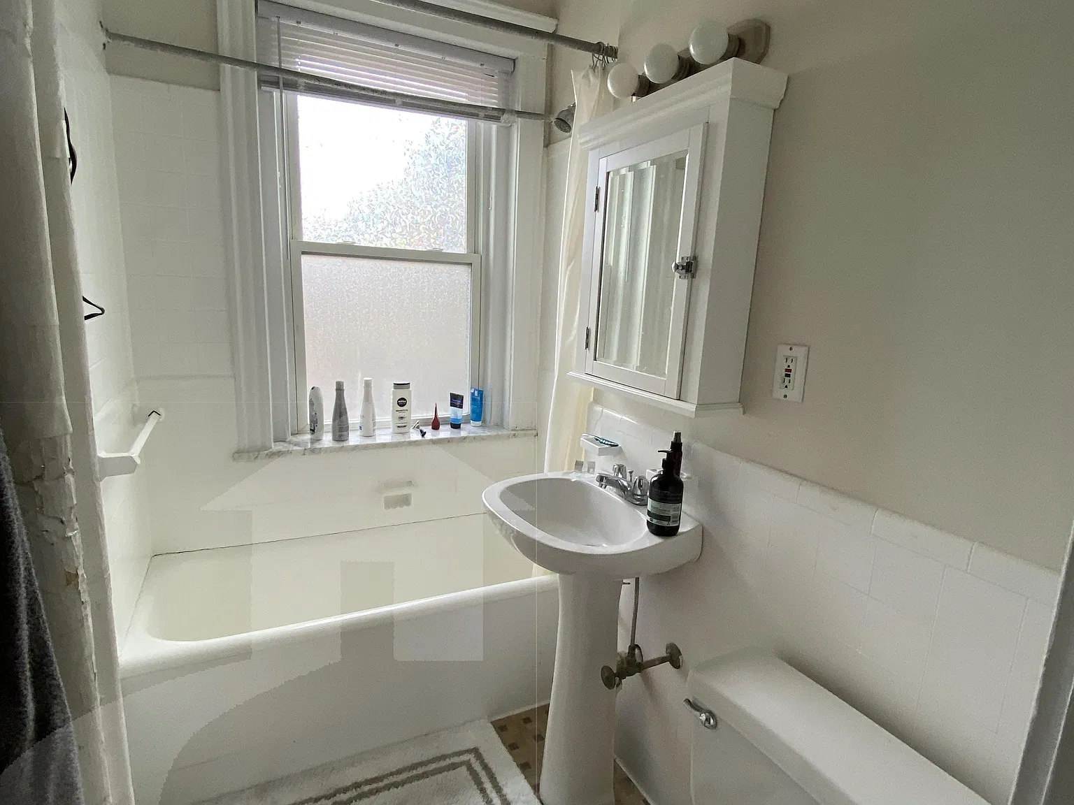 Studio, 9999 sqft, $2,200 — Photo 3