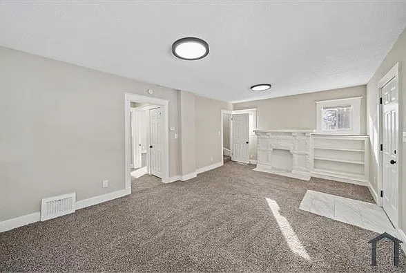 2713 Elmwood Ave — Photo 4