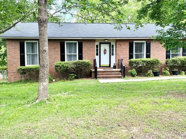 135 Crestview Dr, Greenwood, SC 29649