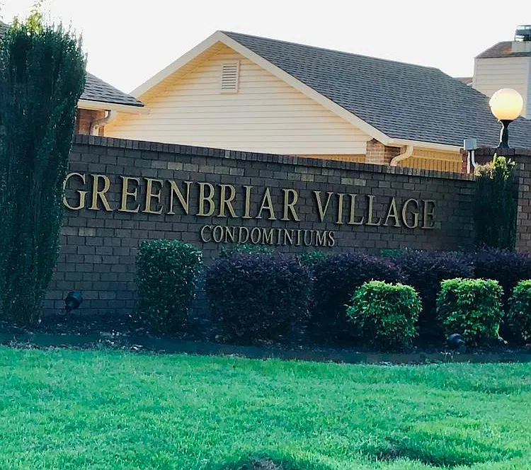 2 bed, 960 sqft, $1,200 — Photo 1