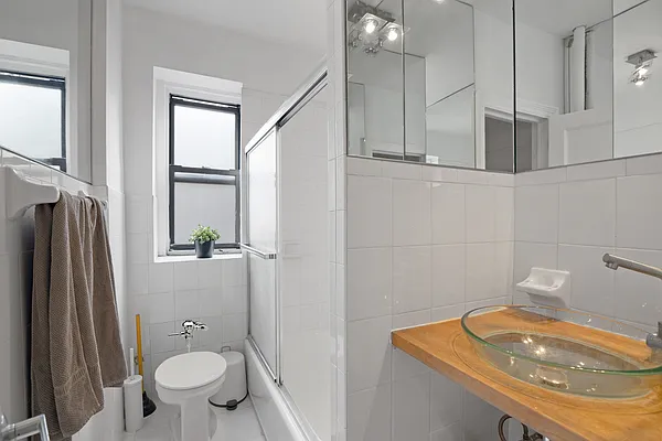 Sold by HomeDax Real Estate | media 7